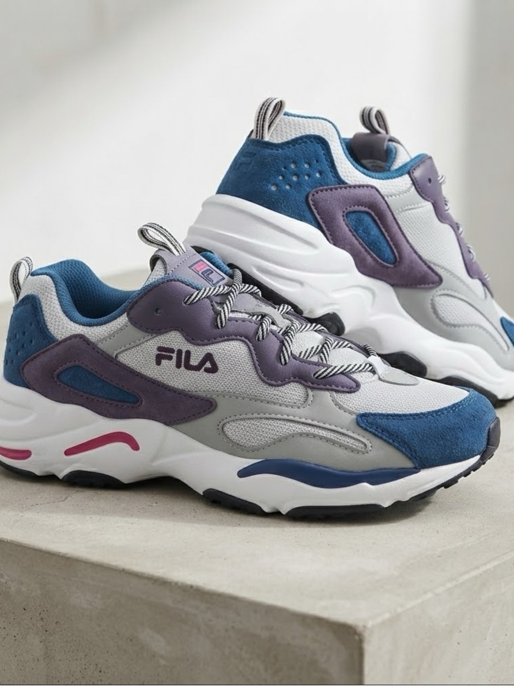 Fila Ray Tracer Athletic Shoe Womens White Purple Blue. US Size 10.